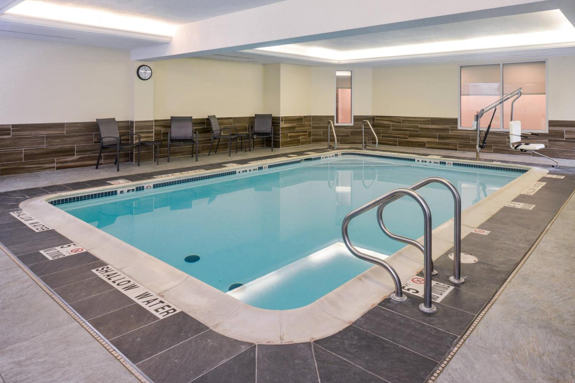 Fairfield Inn & Suites By Marriott Pittsburgh Нью-Стантон Экстерьер фото