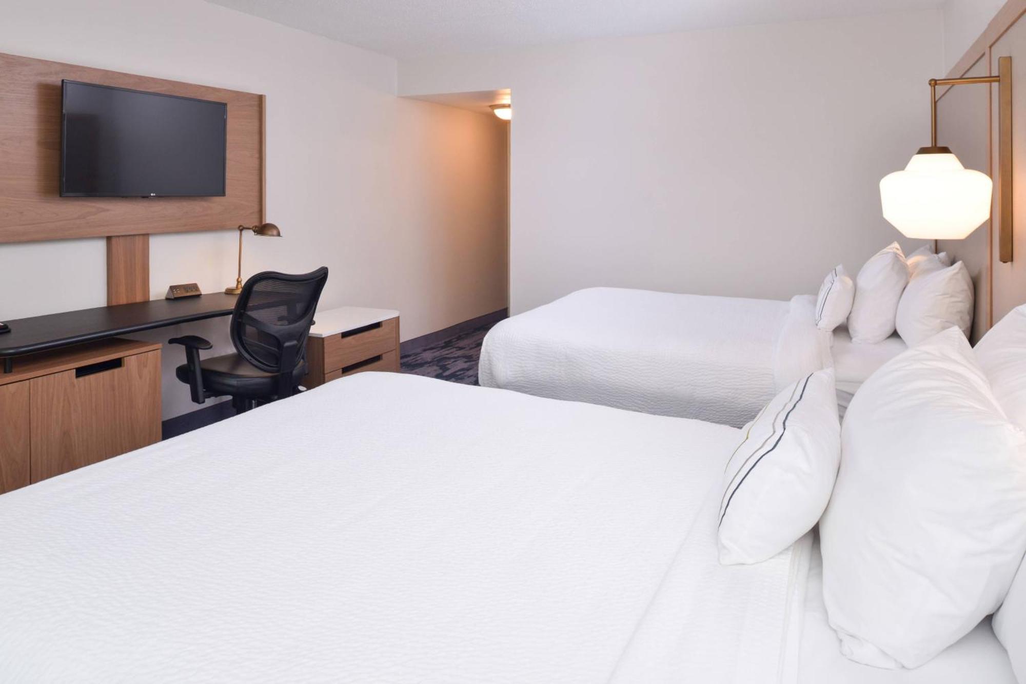 Fairfield Inn & Suites By Marriott Pittsburgh Нью-Стантон Экстерьер фото