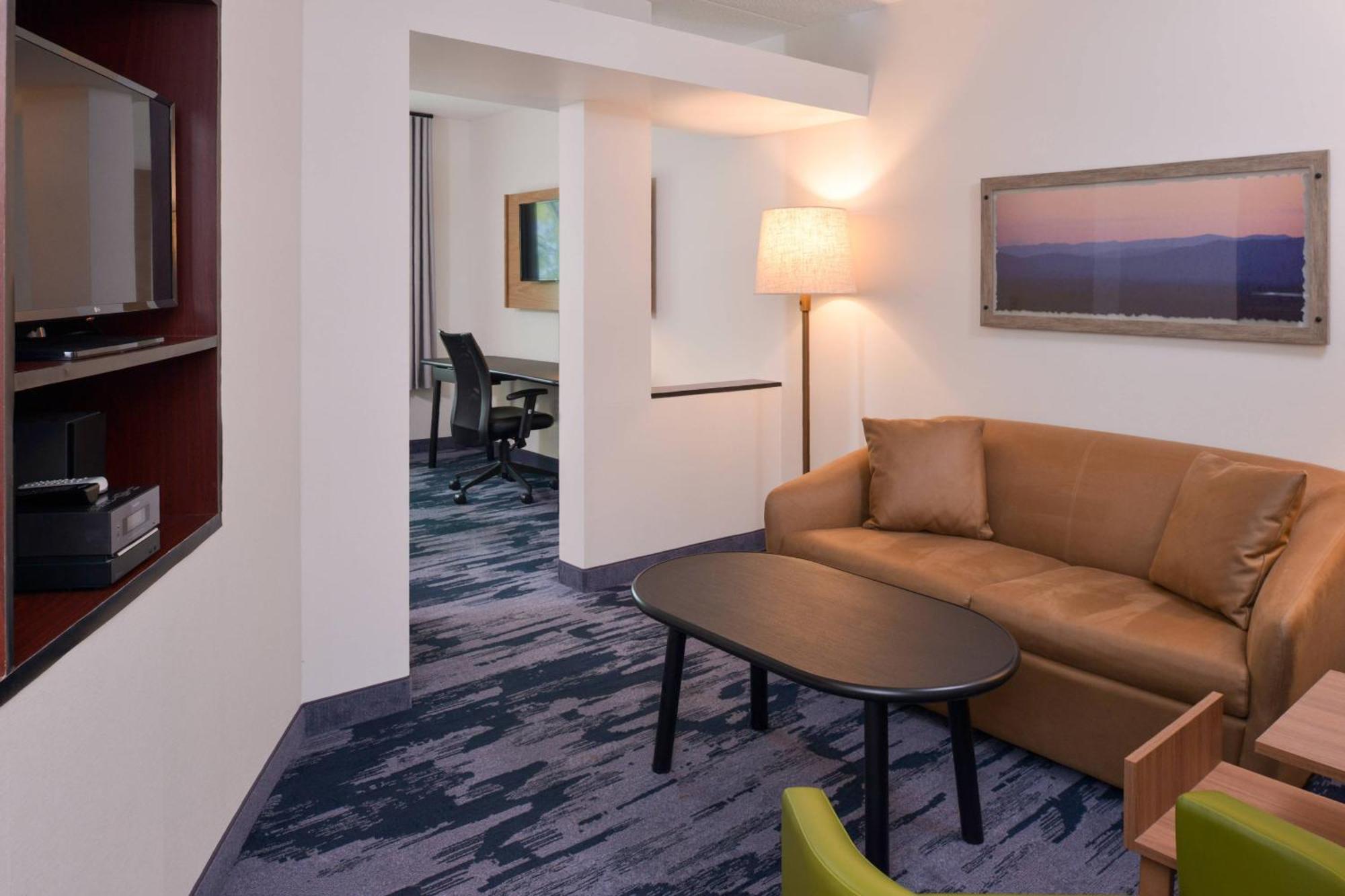 Fairfield Inn & Suites By Marriott Pittsburgh Нью-Стантон Экстерьер фото